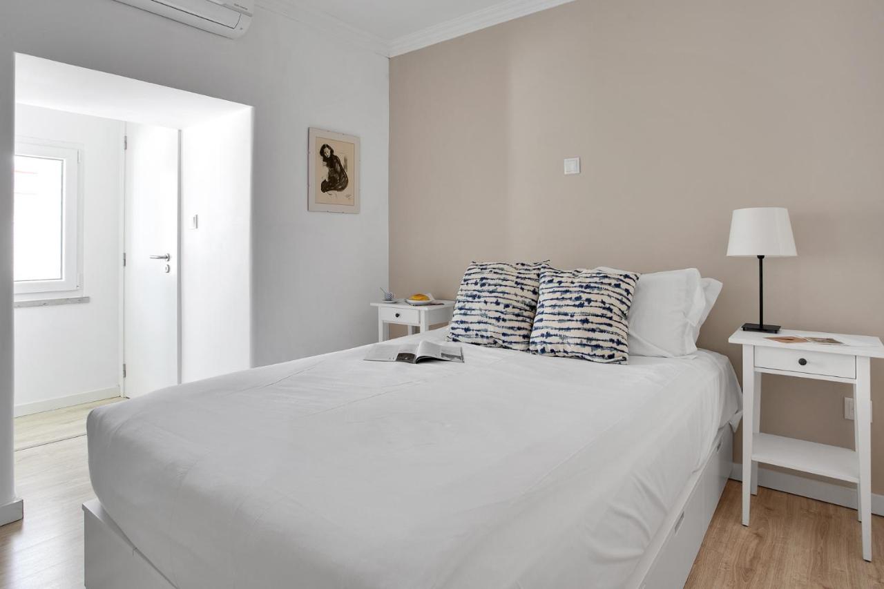 Modern 2 Bedroom Apartment In Estrela With Outside Terrace! Amazing For Families, Couples, Friends Lisboa Kültér fotó