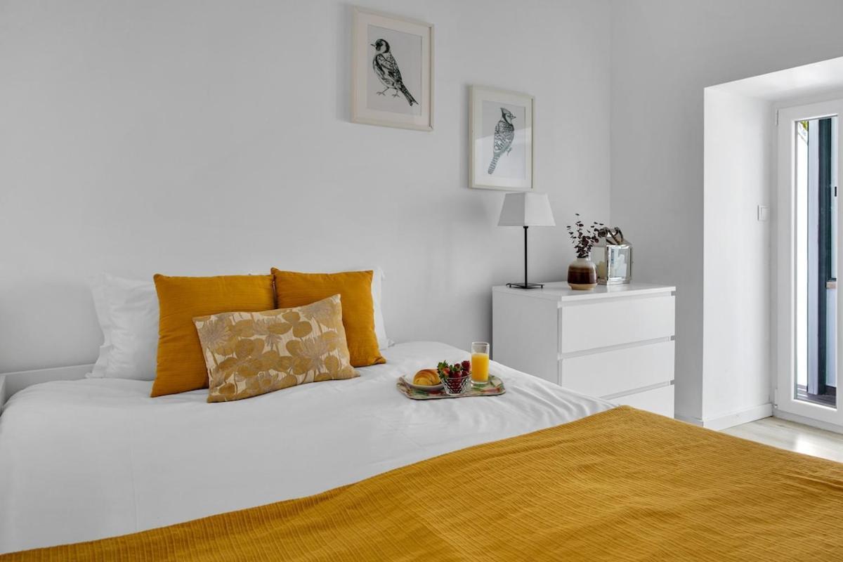 Modern 2 Bedroom Apartment In Estrela With Outside Terrace! Amazing For Families, Couples, Friends Lisboa Kültér fotó