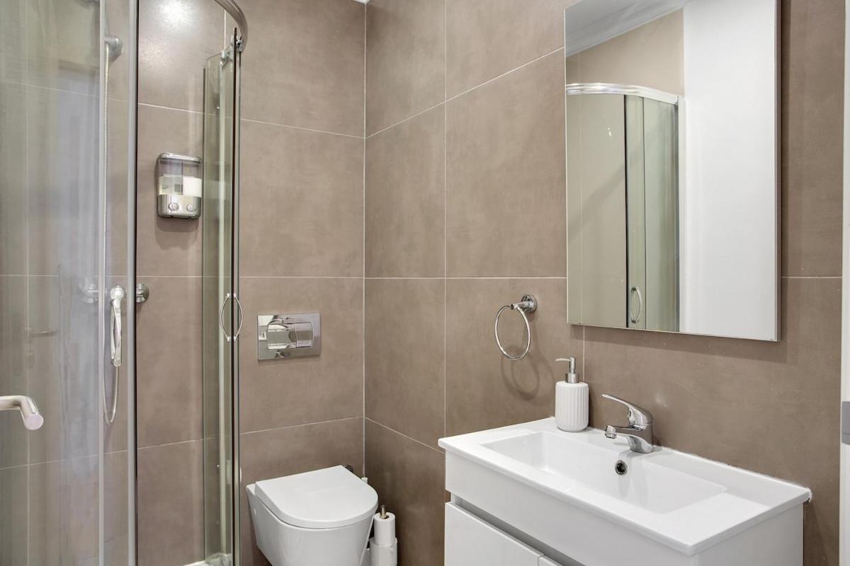 Modern 2 Bedroom Apartment In Estrela With Outside Terrace! Amazing For Families, Couples, Friends Lisboa Kültér fotó