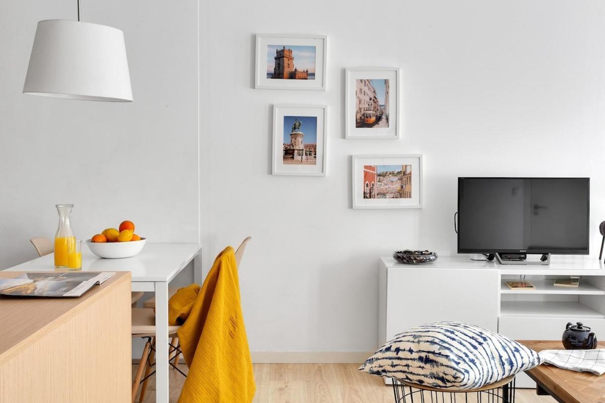 Modern 2 Bedroom Apartment In Estrela With Outside Terrace! Amazing For Families, Couples, Friends Lisboa Kültér fotó